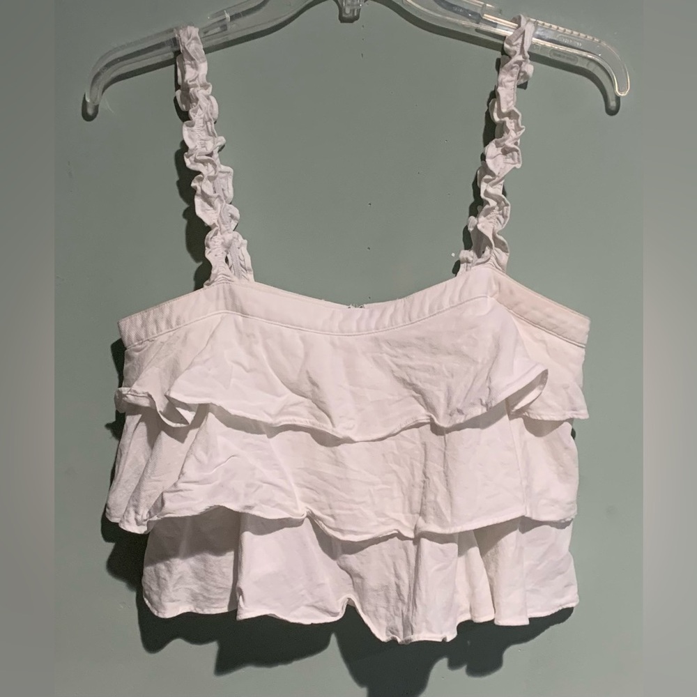Vestique Ruffle Crop Tank